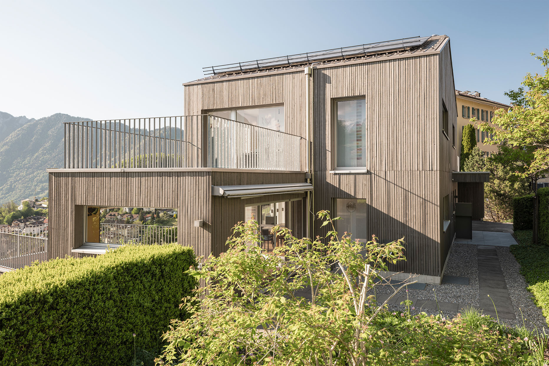 Planung und Ausführung von Wand-, Boden- und Dachelementen, Innenausbau und Fassade in Holz